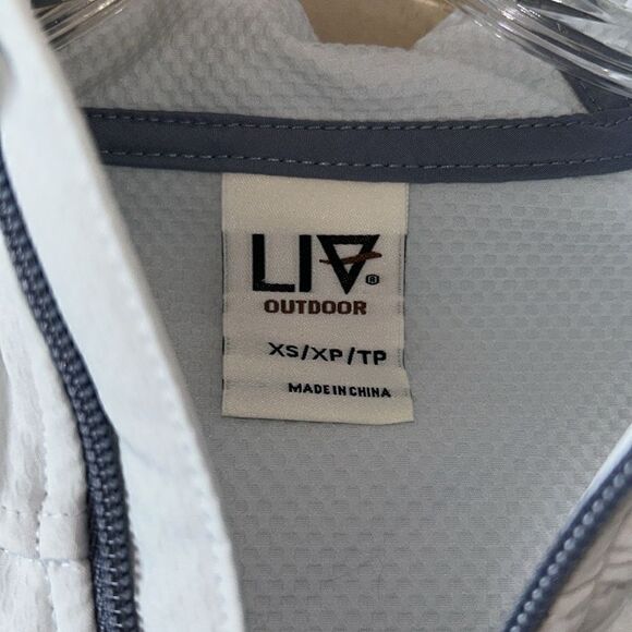 NEW Liv Outdoor Lightweight Hooded Jacket - Picture 3 of 5